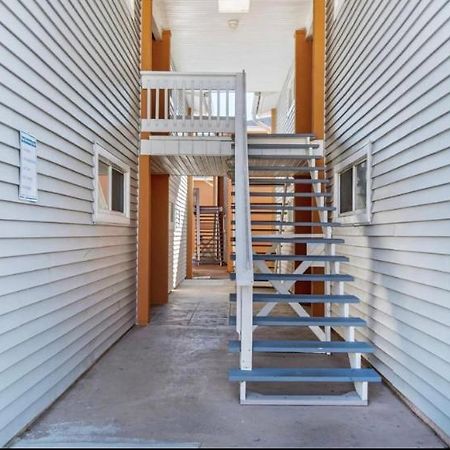 Cozy Condo In The Middle Of デスティン エクステリア 写真