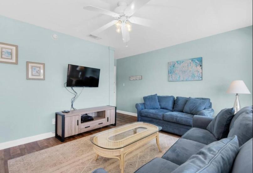 Cozy Condo In The Middle Of デスティン エクステリア 写真