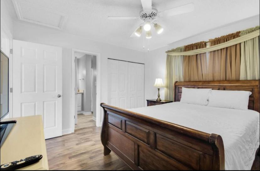 Cozy Condo In The Middle Of デスティン エクステリア 写真
